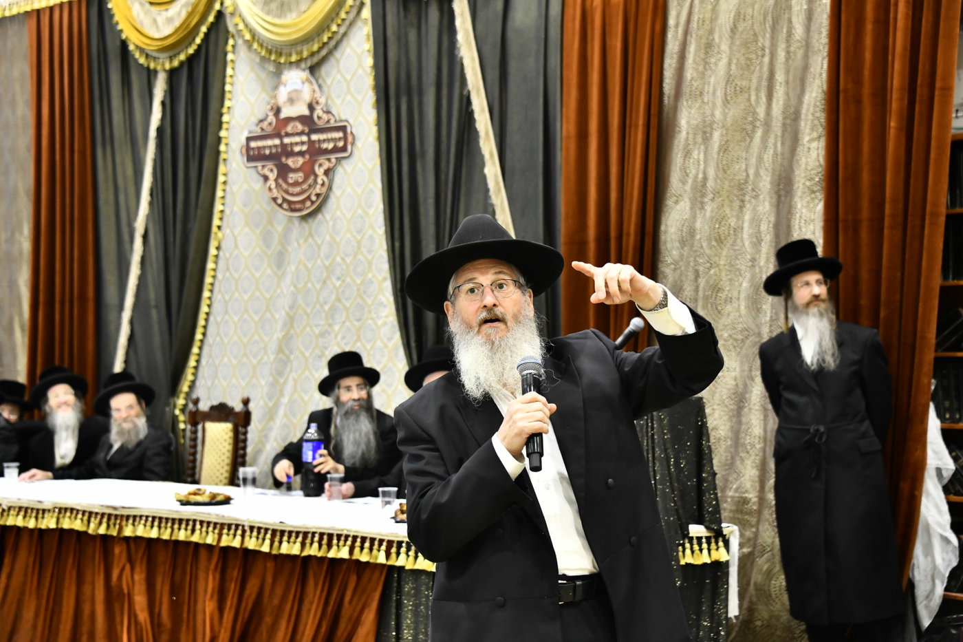 מעמד כבוד התורה במכנובקא בעלזא