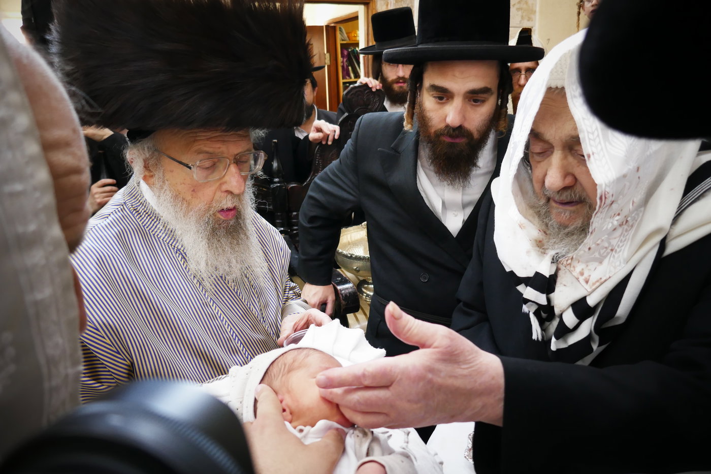 הגה"צ רבי יעקב מאיר שכטר בברית לנין האדמו"ר מפינסק קרלין