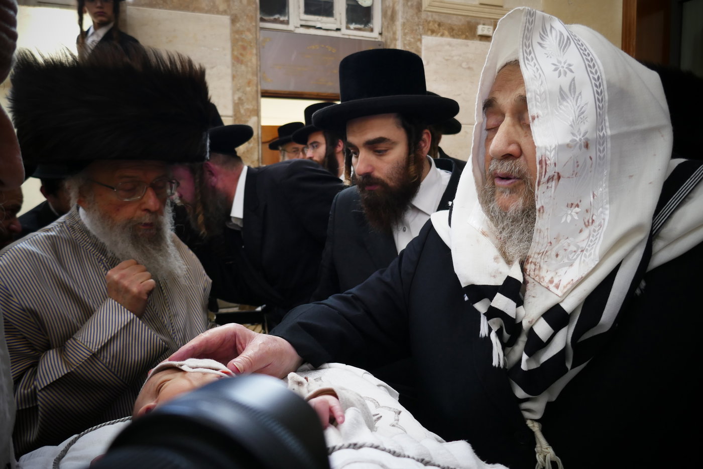 הגה"צ רבי יעקב מאיר שכטר בברית לנין האדמו"ר מפינסק קרלין