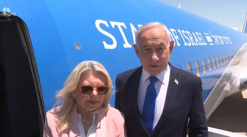נתניהו בהצהרה בפתח המטוס