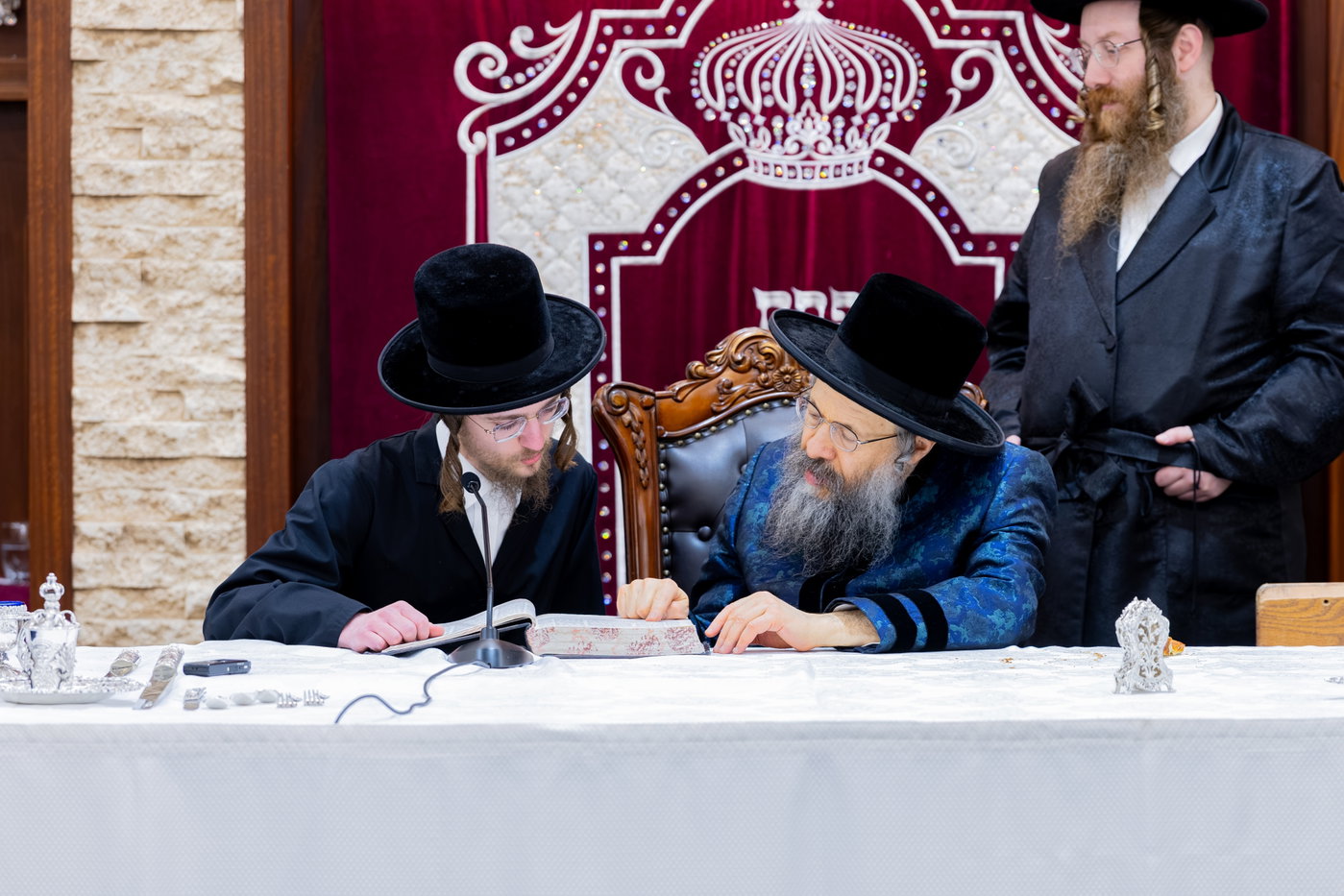 תשעה באב אצל האדמו"ר מבאבוב 45