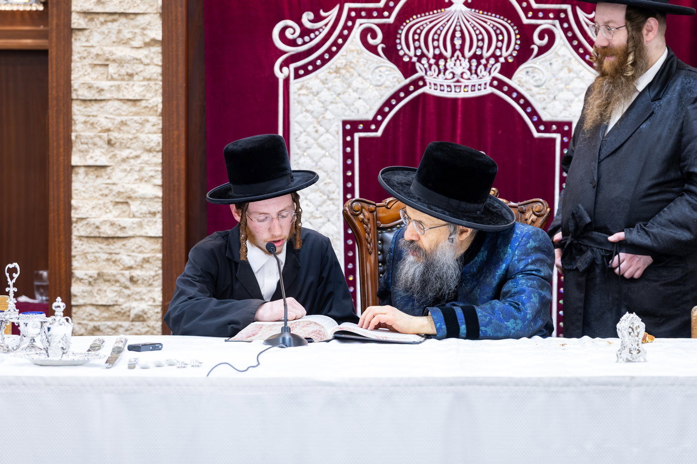 תשעה באב אצל האדמו"ר מבאבוב 45