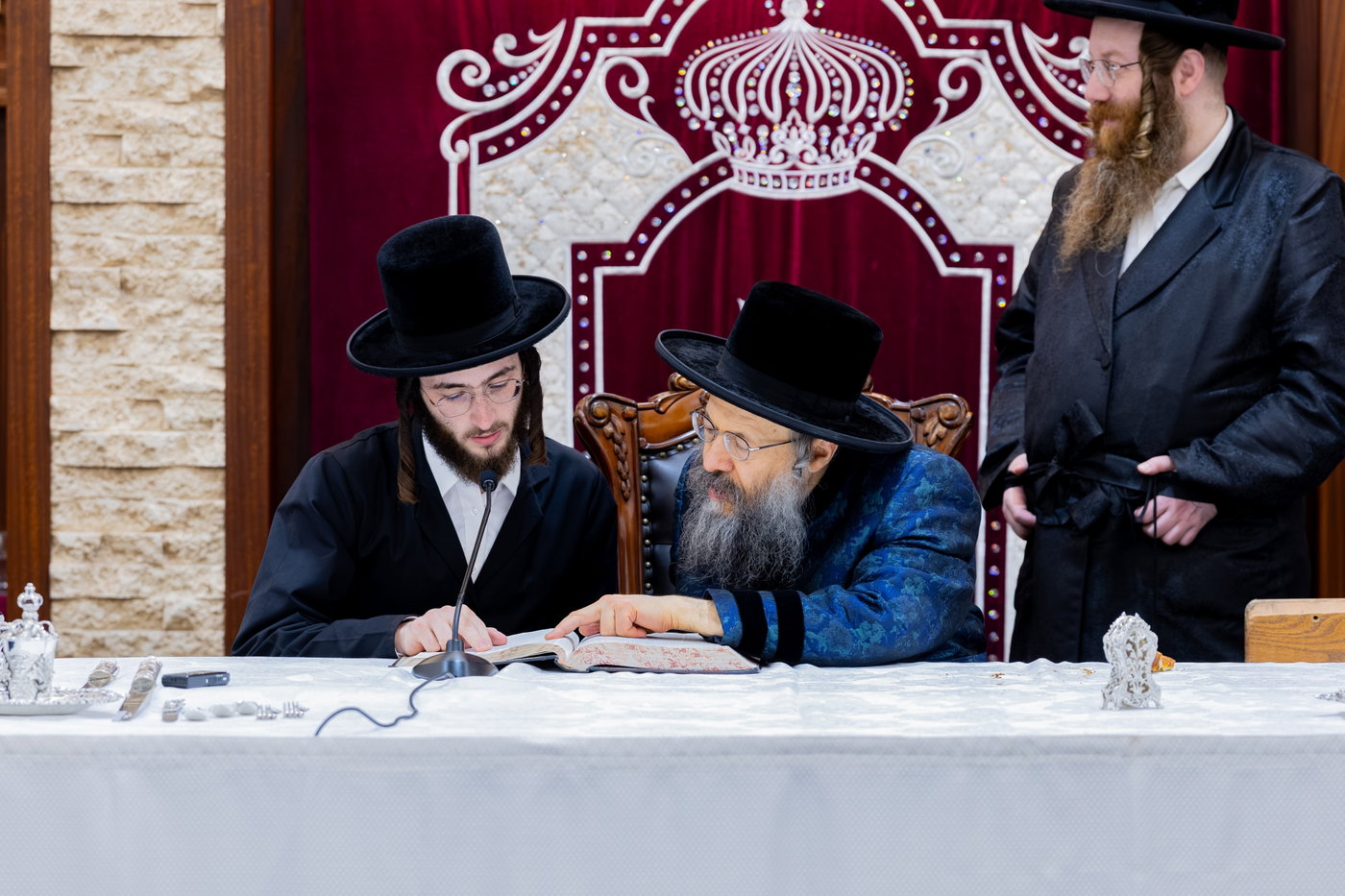 תשעה באב אצל האדמו"ר מבאבוב 45