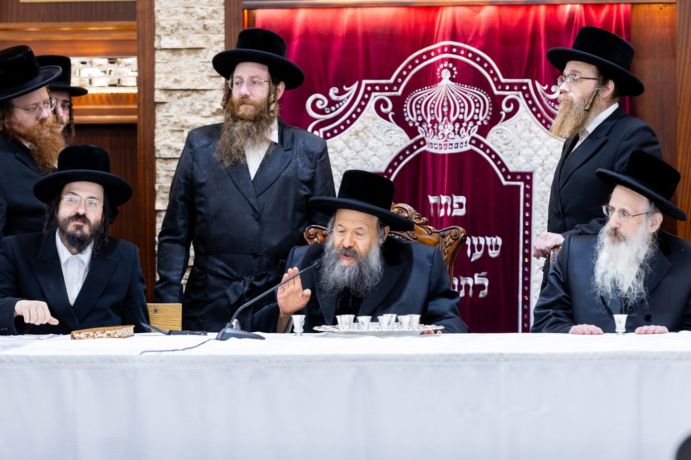 תשעה באב אצל האדמו"ר מבאבוב 45