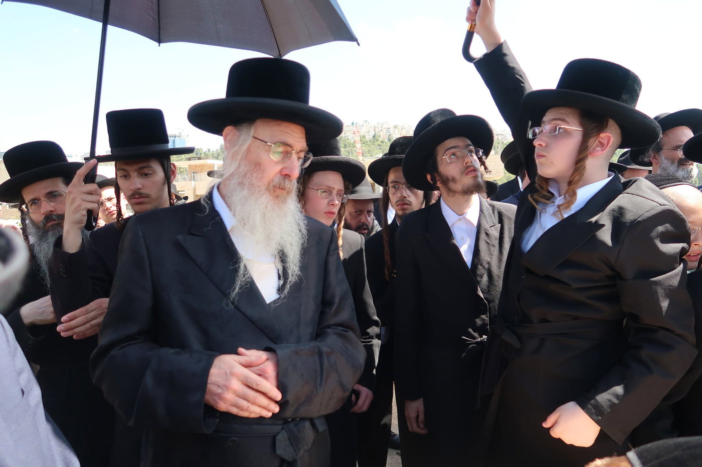מסע הלוויית אביו של האדמו"ר מהארנסטייפל