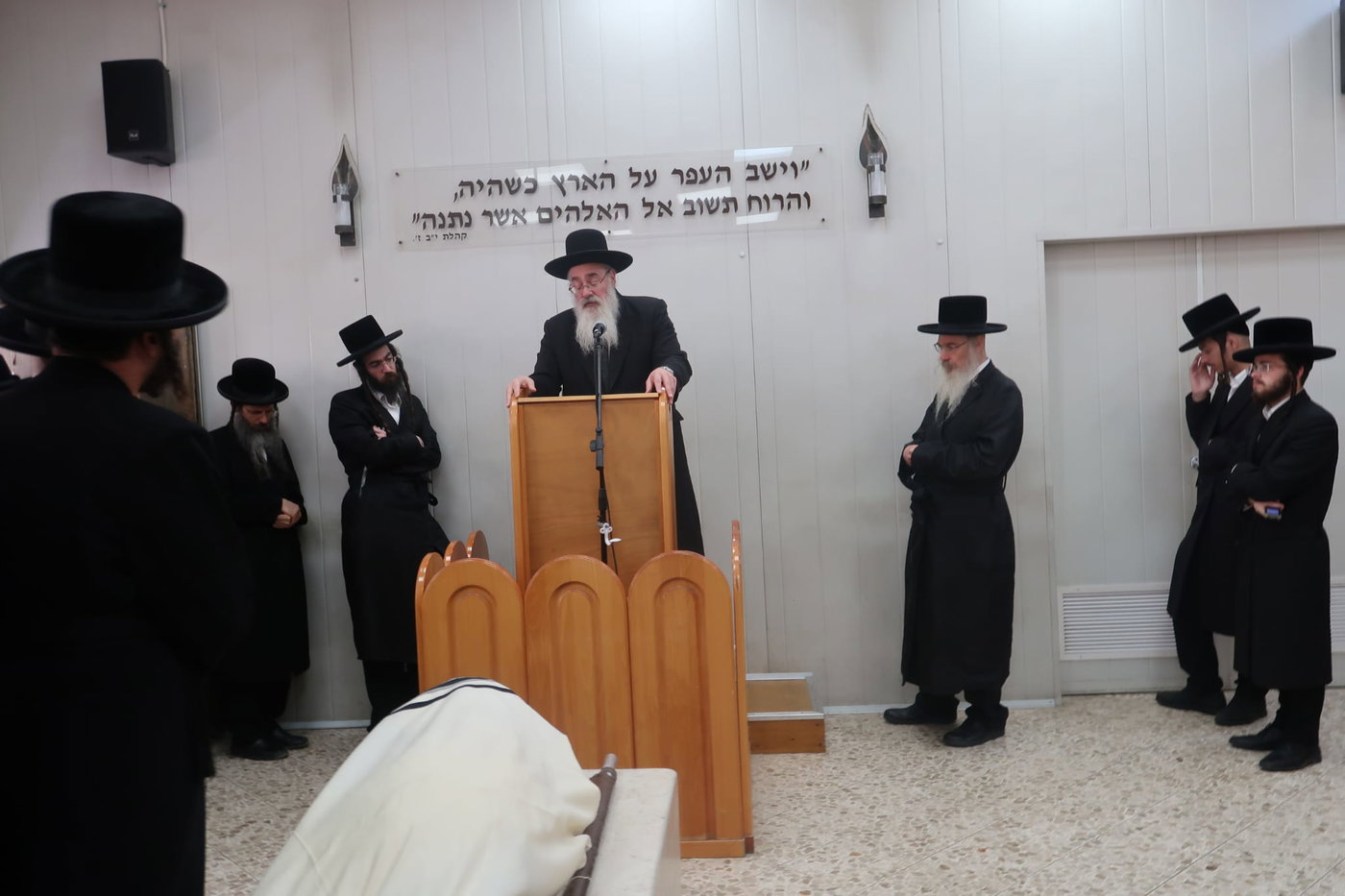 מסע הלוויית אביו של האדמו"ר מהארנסטייפל