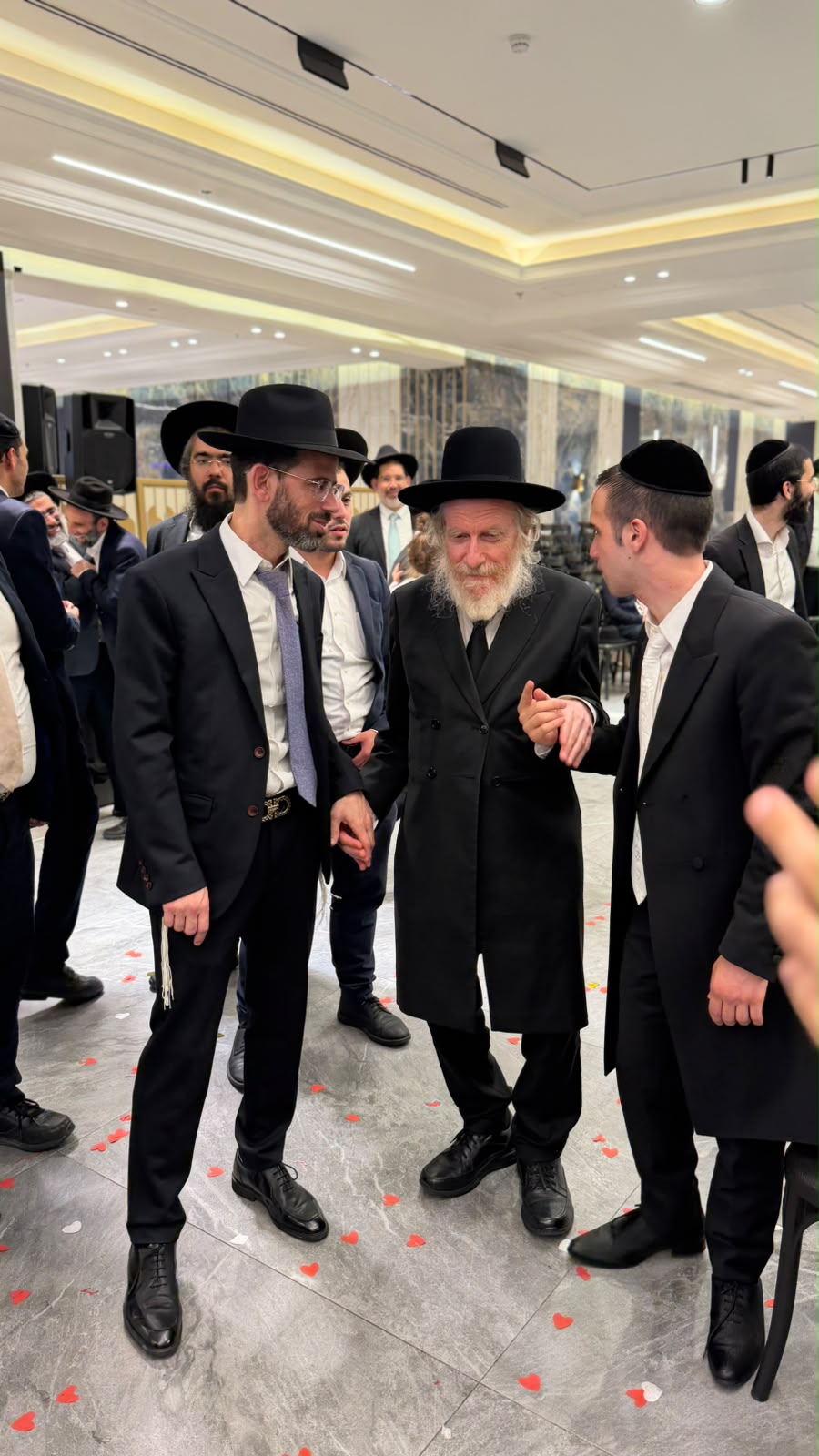 שמחת נישואי נכד הגר"נ בן שמעון