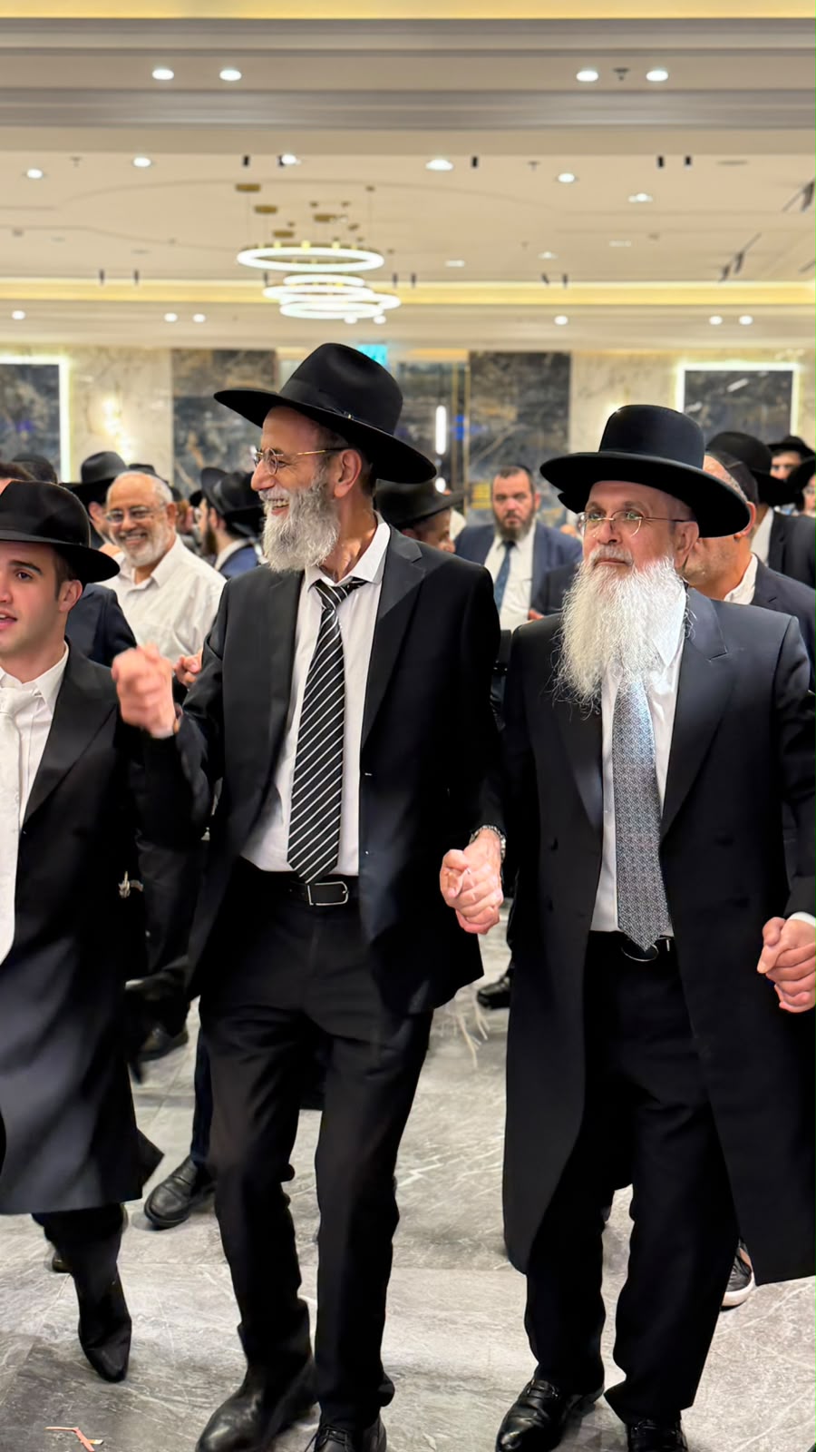 שמחת נישואי נכד הגר"נ בן שמעון
