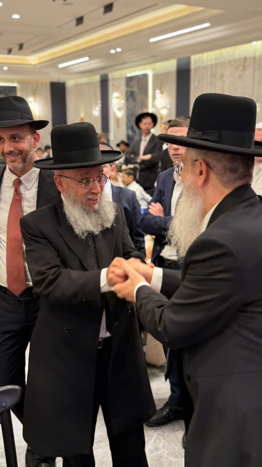 שמחת נישואי נכד הגר"נ בן שמעון