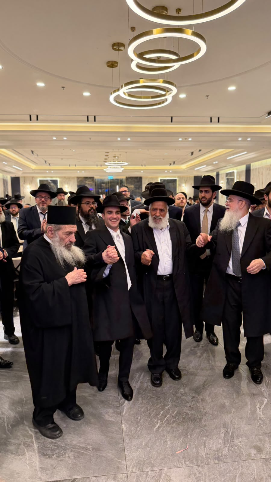 שמחת נישואי נכד הגר"נ בן שמעון