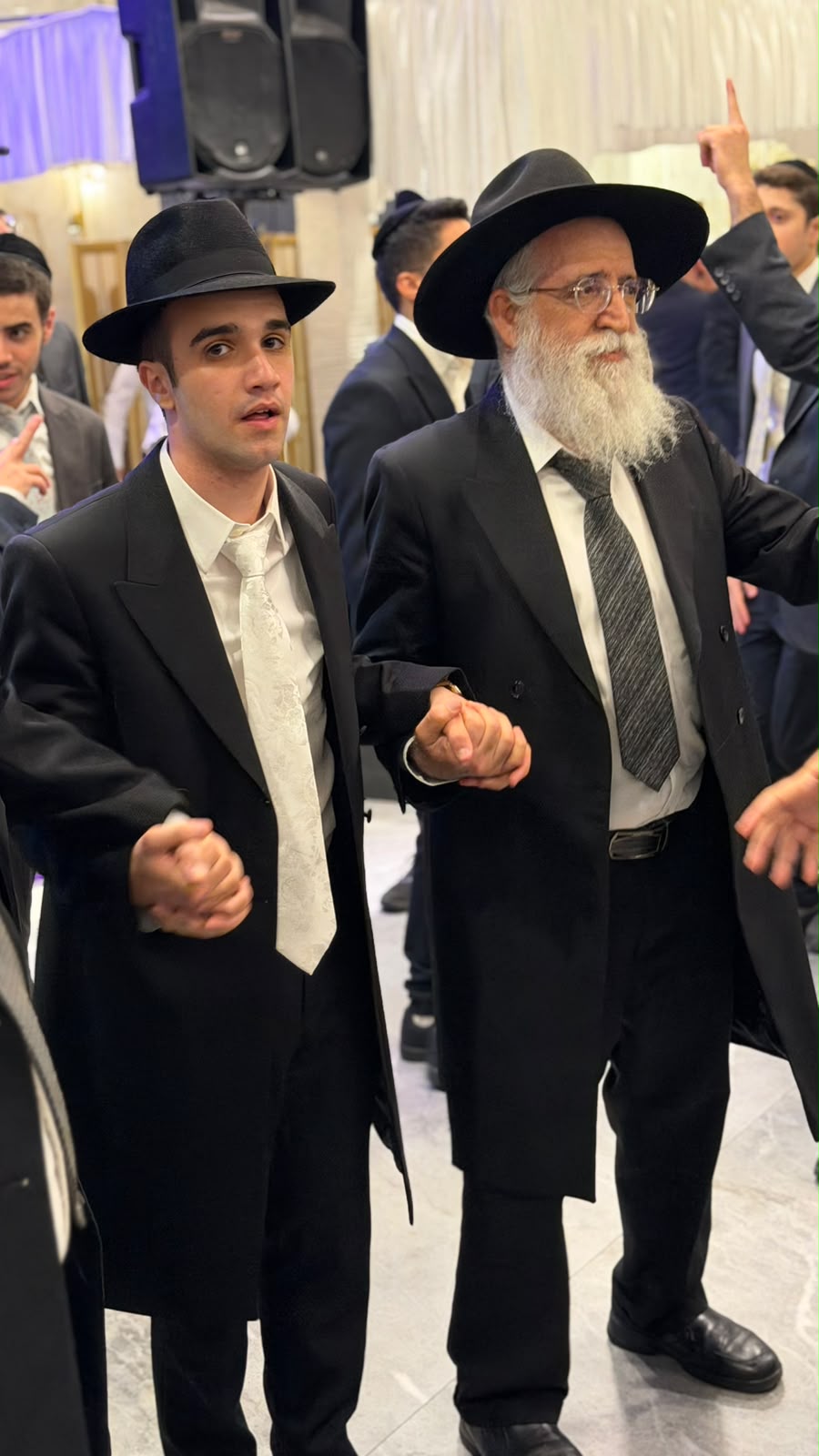 שמחת נישואי נכד הגר"נ בן שמעון