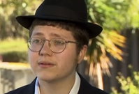 סכין נשלפה מול בחור ישיבה צעיר; התגובה שלו הדהימה את המשטרה