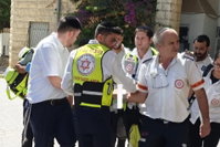 החייאה על תינוקת בת 3 שנחנקה מענב בבית בשכונה החרדית בירושלים