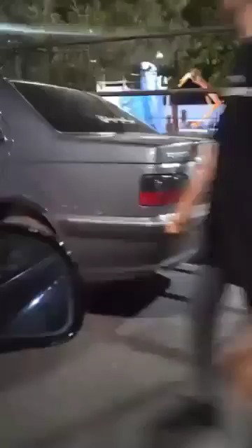 יכר אליכאני באספהאן, איראן, מראים קהל מתאסף על רקע דיווחים כי הרשויות מכינות את המקום להוצאה להורג של מפגינים עצורים,
