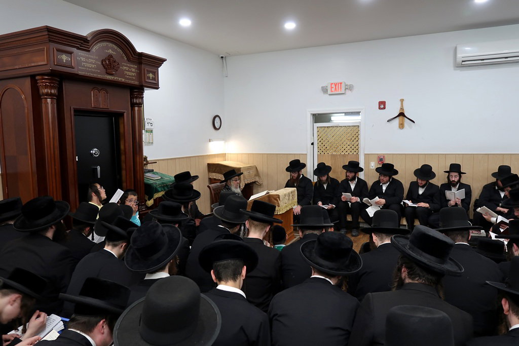 תשעה באב בצל האדמו"ר מסאטמר בניו העמפשיר