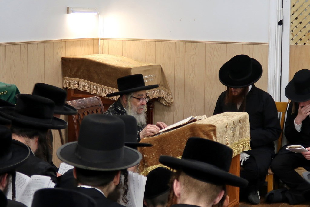 תשעה באב בצל האדמו"ר מסאטמר בניו העמפשיר