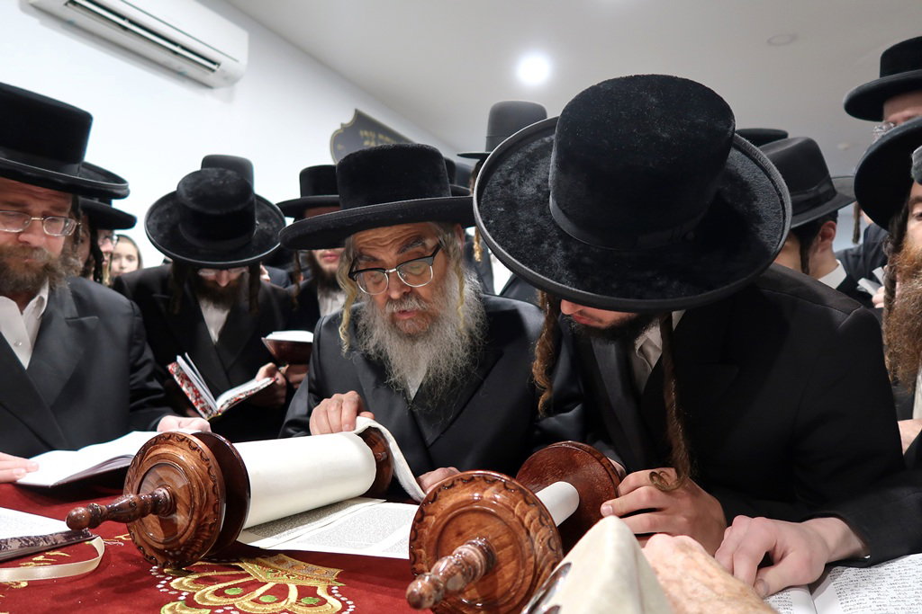 תשעה באב בצל האדמו"ר מסאטמר בניו העמפשיר