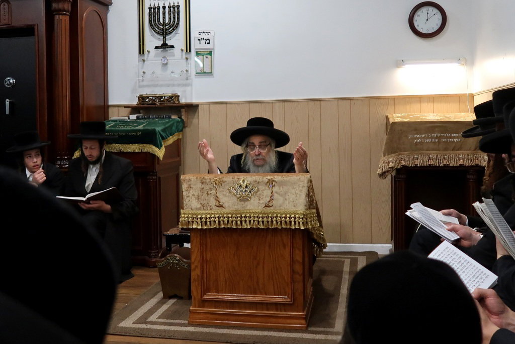 תשעה באב בצל האדמו"ר מסאטמר בניו העמפשיר