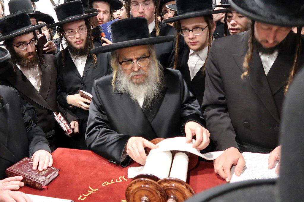 תשעה באב בצל האדמו"ר מסאטמר בניו העמפשיר
