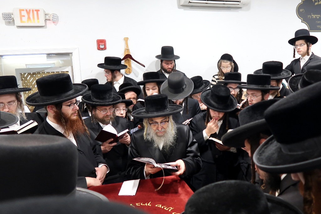 תשעה באב בצל האדמו"ר מסאטמר בניו העמפשיר