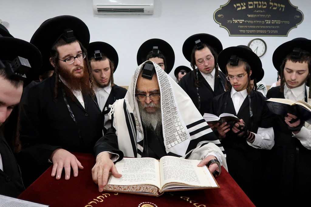 תשעה באב בצל האדמו"ר מסאטמר בניו העמפשיר