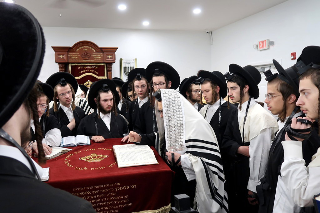 תשעה באב בצל האדמו"ר מסאטמר בניו העמפשיר