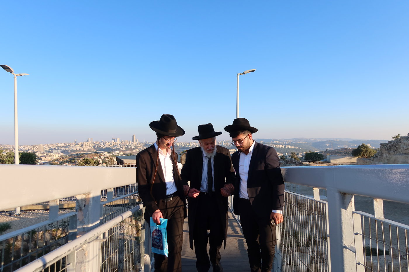 הגר"א טופיק בציון שמואל הנביא