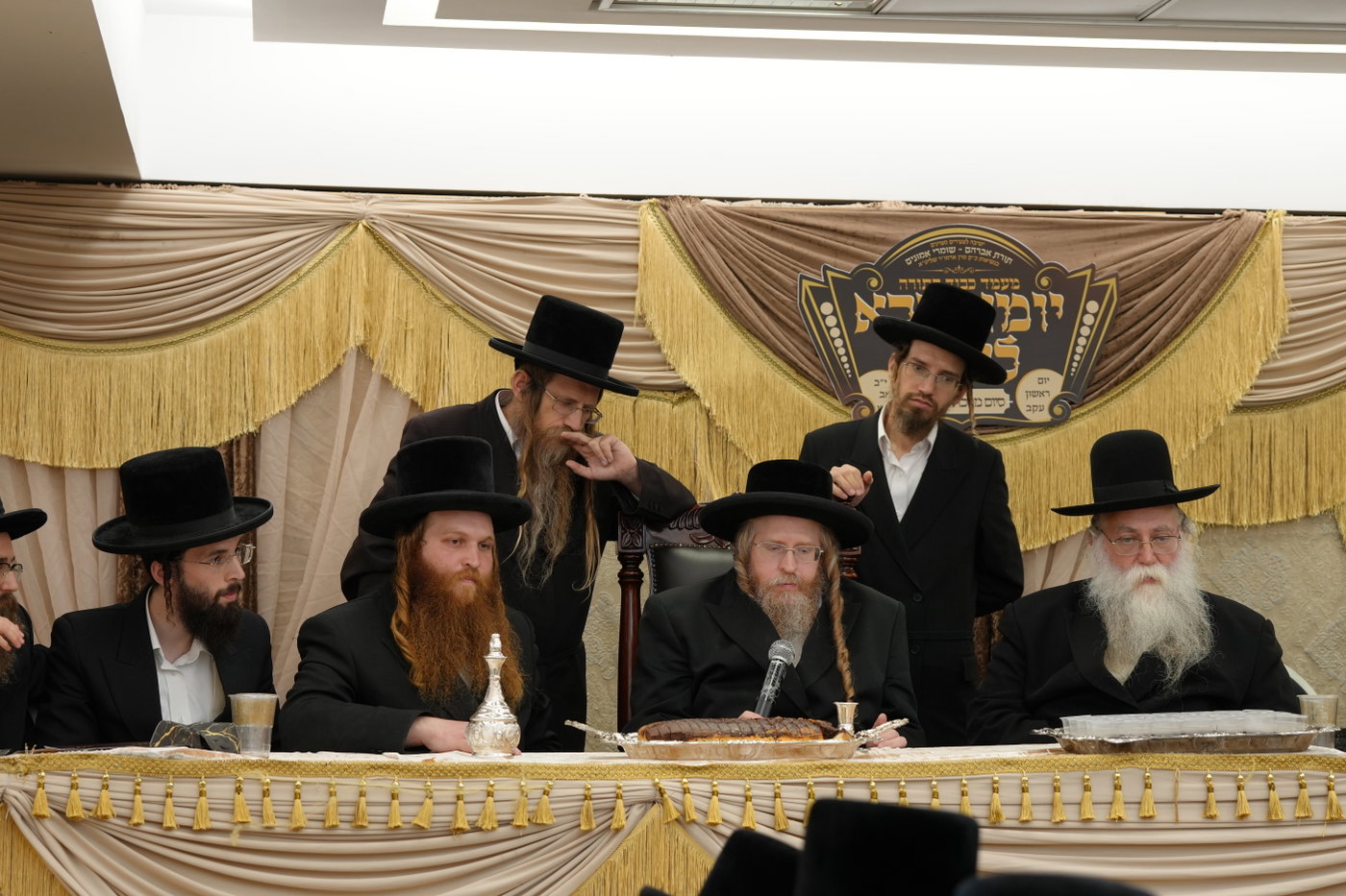 מעמד כבוד התורה בשומרי אמונים