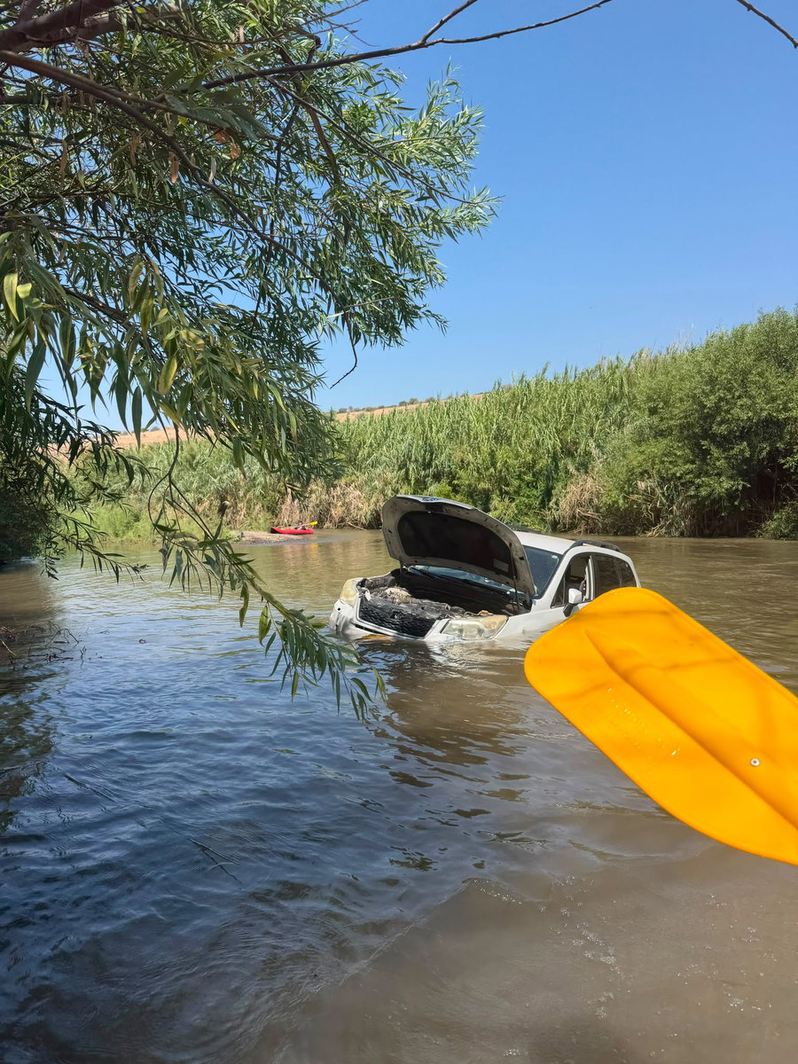 הרכב במימי הירדן