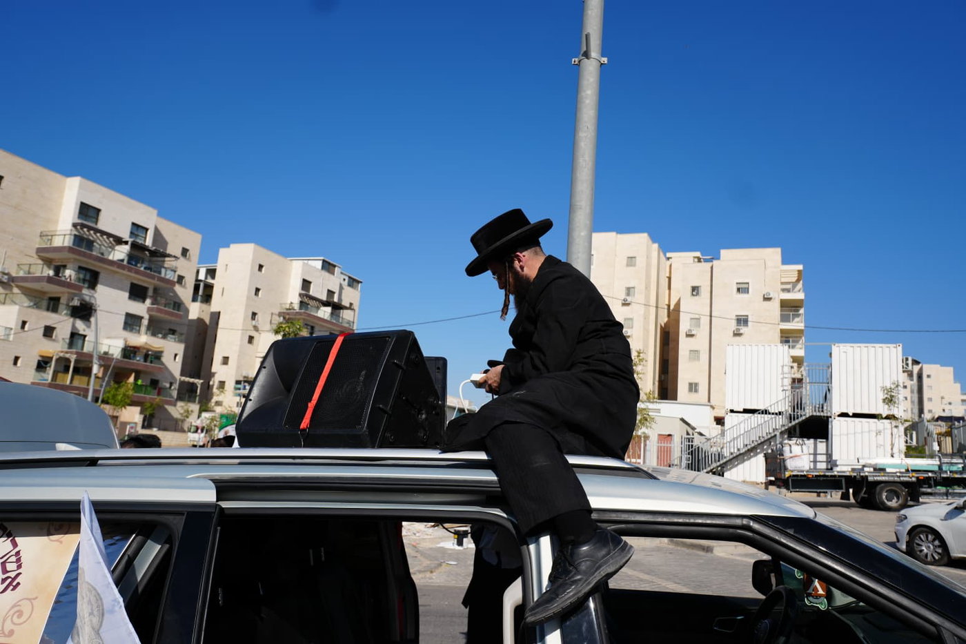 דגלים ועשרות כלי רכב: "שיירת התמיכה" לעשרות עצורי סולברג | צפו