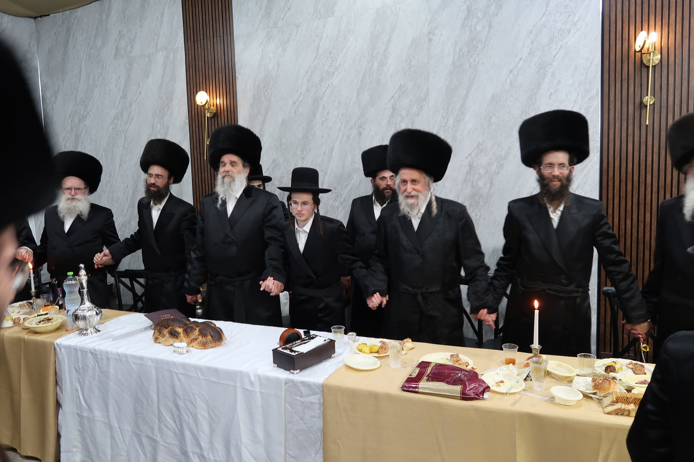 שמחת אירוסי נכדת האדמו"ר מאשלג בני היכלא