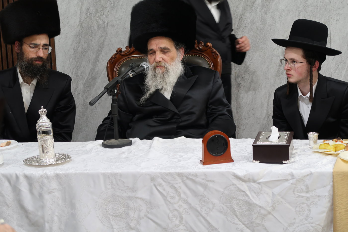 שמחת אירוסי נכדת האדמו"ר מאשלג בני היכלא
