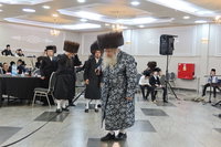 בנו של האדמו"ר משאץ מאנטריאל לצד אביו