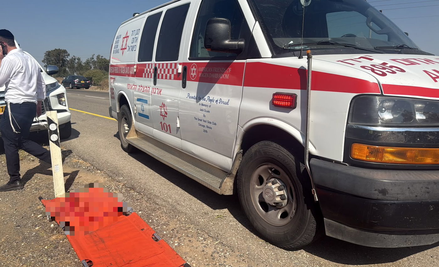 תאונה מחרידה: רכב נמעך לחלוטין מהמיניבוס, הרוג במקום וילדים פצועים