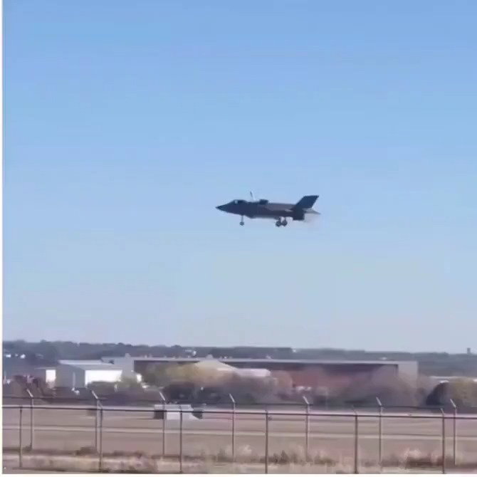 טייס נטש את ה־F-35B במהלך נחיתת התרסקות בבסיס בטקסס - ב־15 בדצמבר 2022