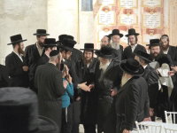 האדמו"ר מתולדות אהרן בקרעסטיר