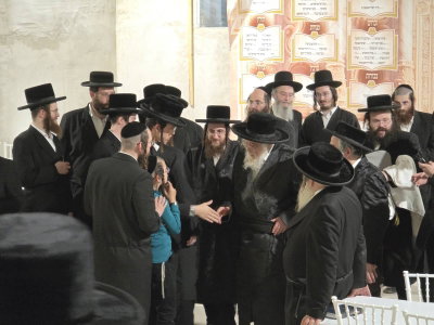 האדמו"ר מתולדות אהרן בקרעסטיר
