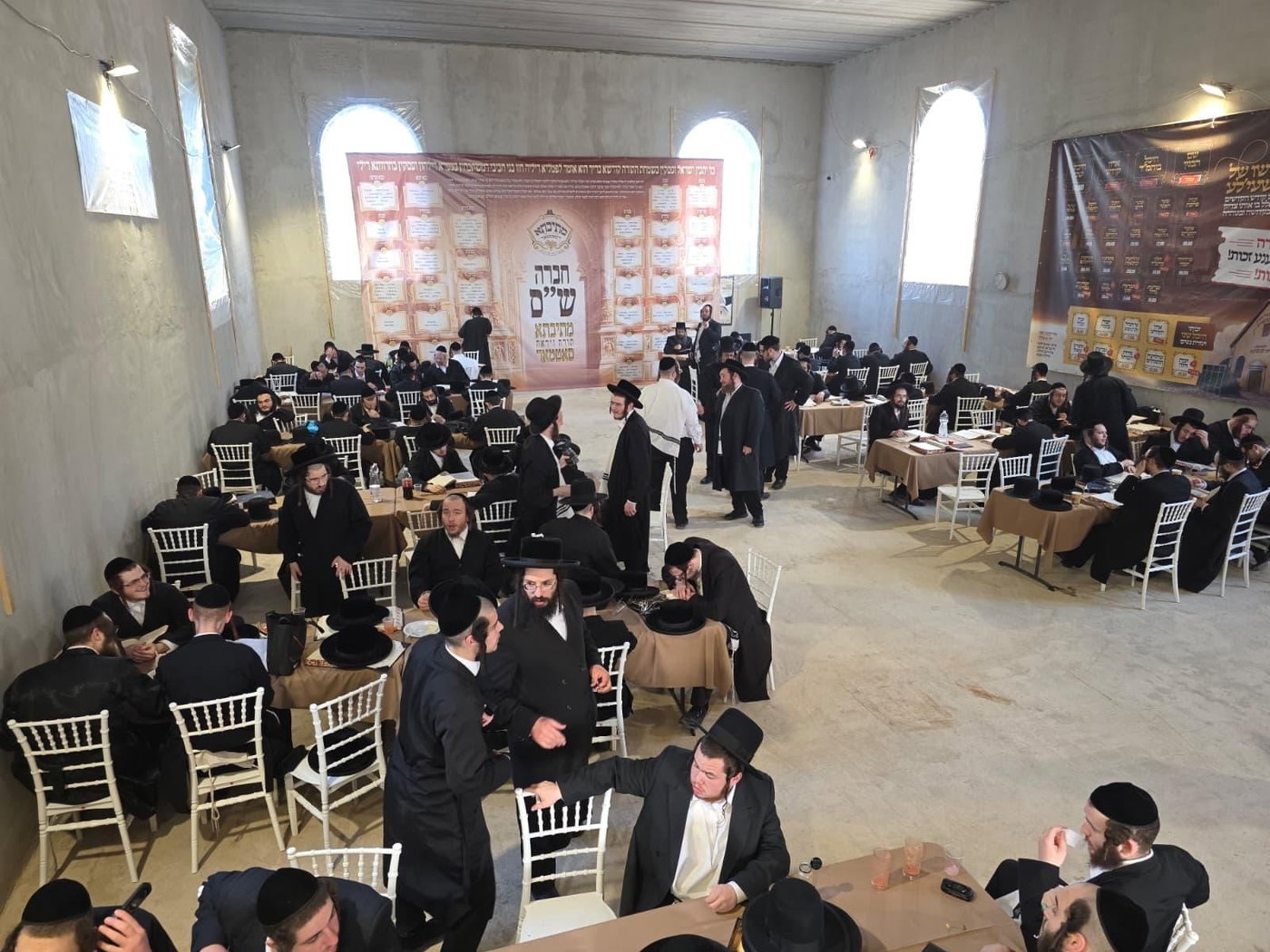 האדמו"ר מתולדות אהרן בקרעסטיר