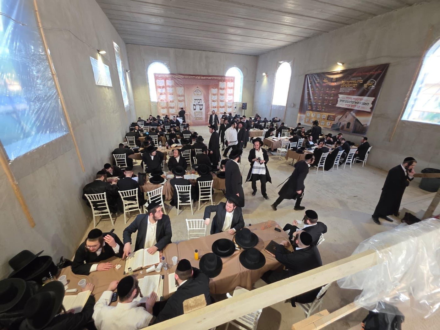 האדמו"ר מתולדות אהרן בקרעסטיר