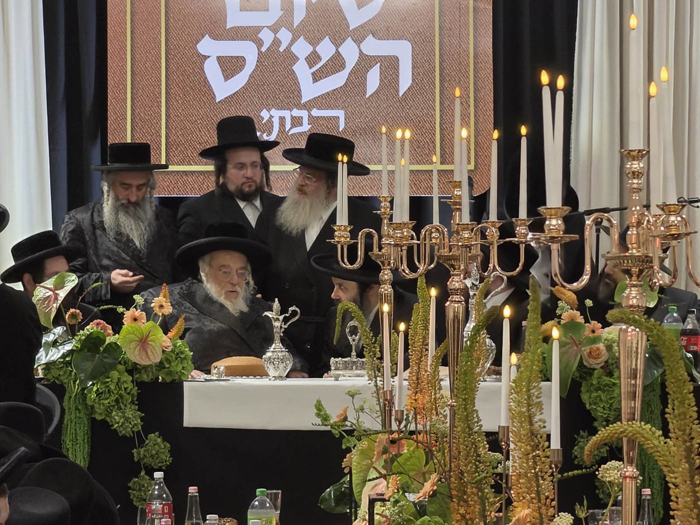 האדמו"ר מתולדות אהרן בקרעסטיר