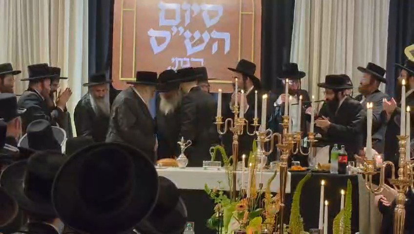 האדמו"ר מתולדות אהרן בקרעסטיר