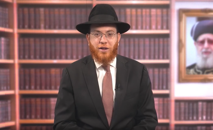בין הזמנים על החוף: האם מותר להתפלל עם בגד ים?