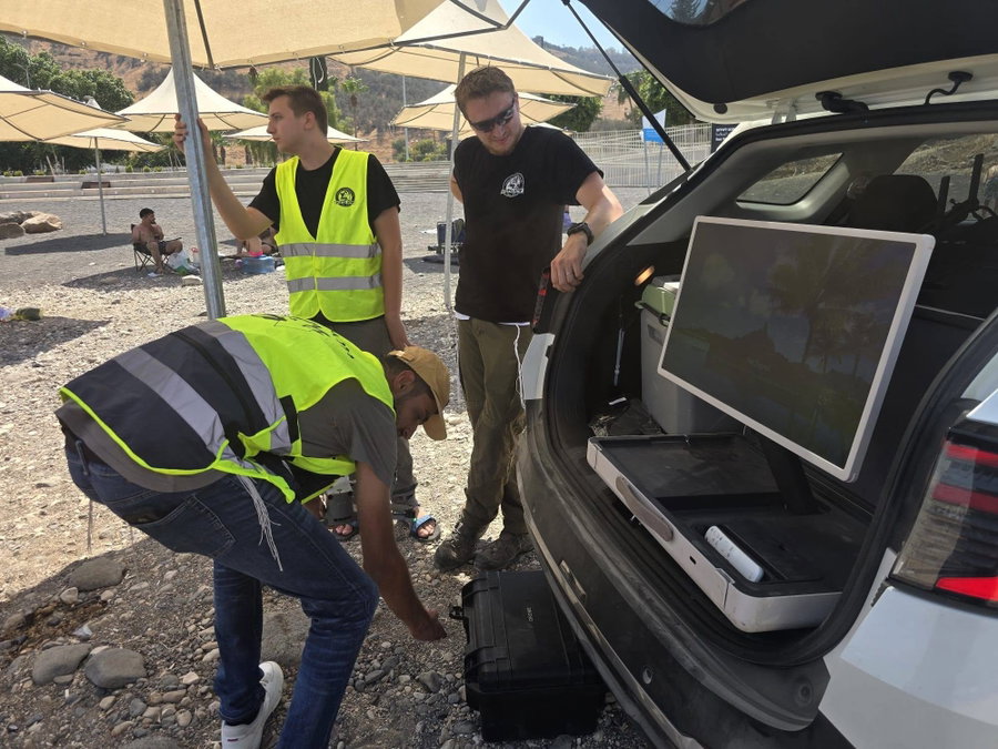 החיפושים נמשכים: סריקות נרחבות בכנרת אחר גבר חרדי שנכנס הבוקר למים ונעלם | תיעוד