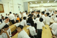 500 בני ישיבות גדשו את המיזם התורני "שטייגען ליל שישי" בבני ברק