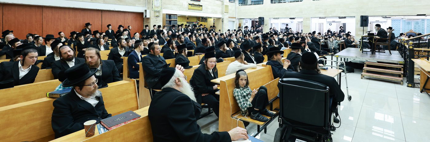 הרה"צ רבי אלימלך בידרמן בהתוועדות ליל שישי בחיפה