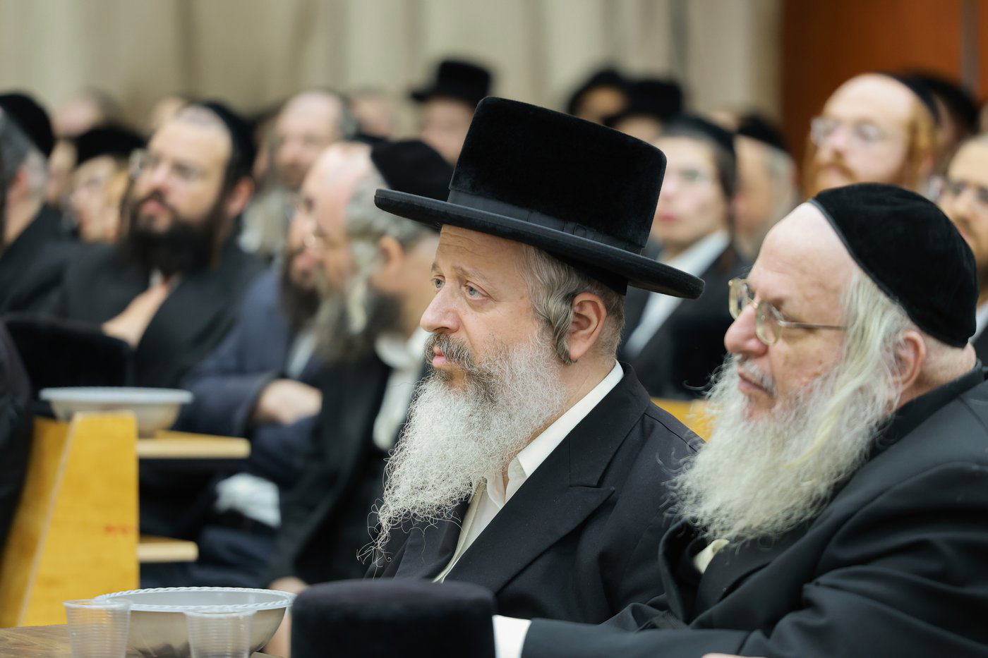 הרה"צ רבי אלימלך בידרמן בהתוועדות ליל שישי בחיפה