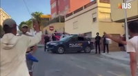 ההשתלטות החלה: "אללה אכבר" מול השוטרים הספרדים ההמומים