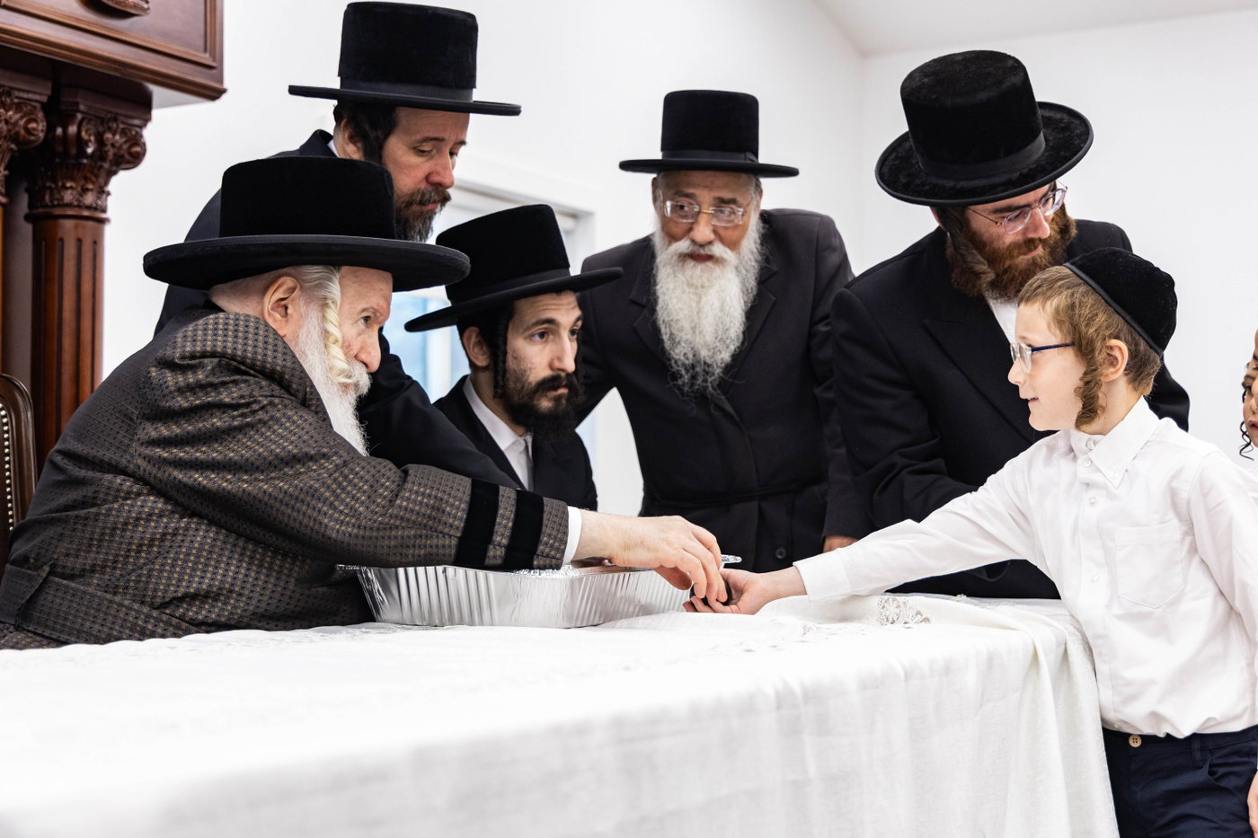 האדמו"ר מבאבוב בביקור במחנה שלווה