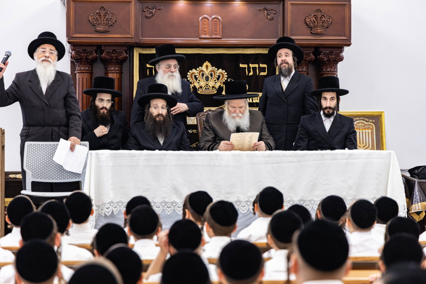 האדמו"ר מבאבוב בביקור במחנה שלווה