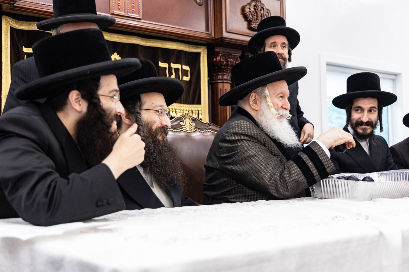 האדמו"ר מבאבוב בביקור במחנה שלווה